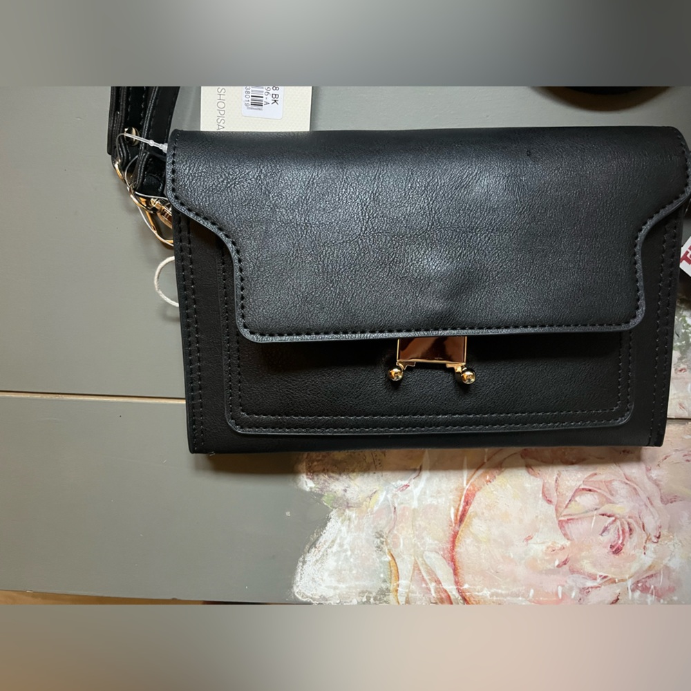 Elegant Black Leather Crossbody Bag